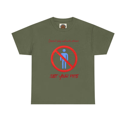 T‑Shirt — "Don’t forget your pets!" No People Icon Graphic Tee